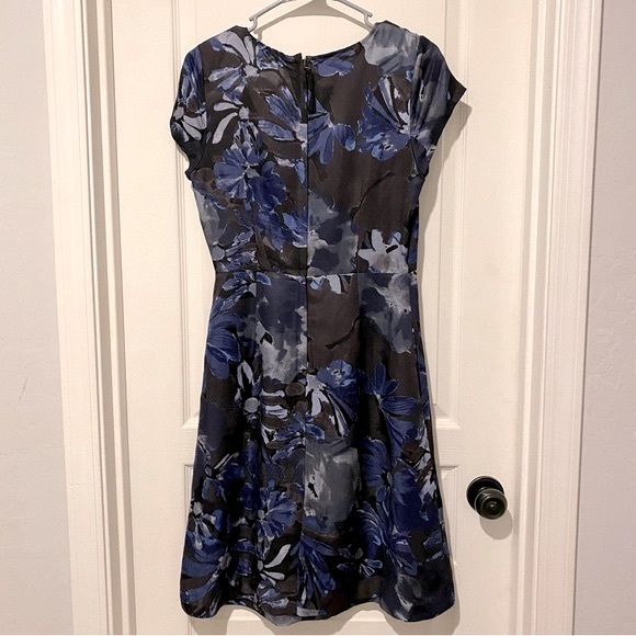 Banana Republic Mad Men Collection Blue Begonia Sheath Dress. - Picture 7 of 11